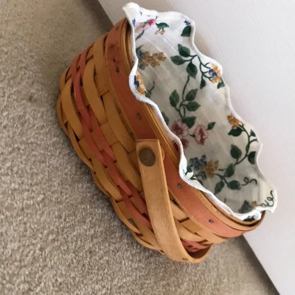 Longaberger basket with liner and insert - Picture 1 of 4